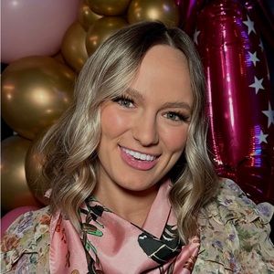 Meet your Posher, Sierra